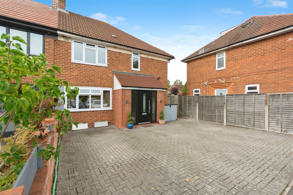 Property photo 2 of 17