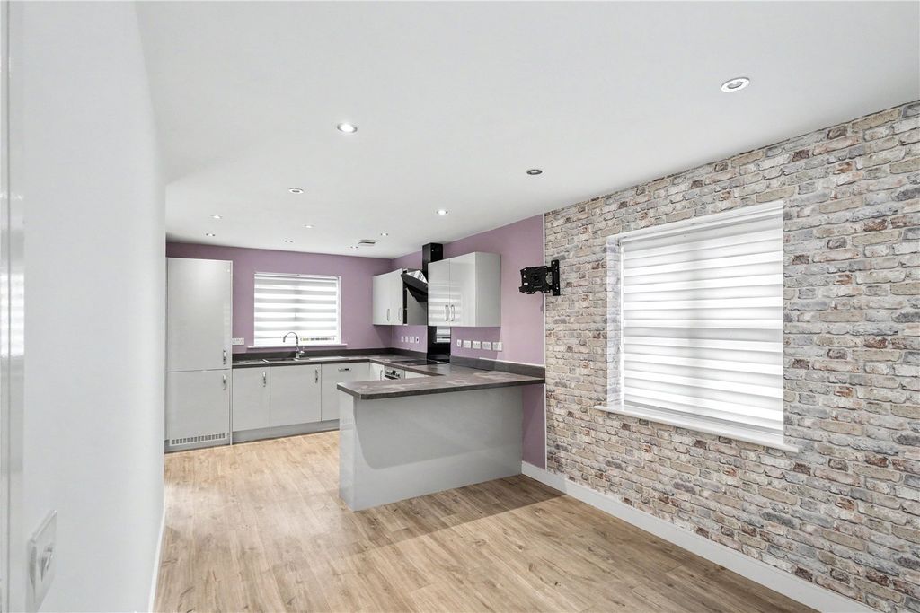 Property photo 2 of 17 Picture No. 45