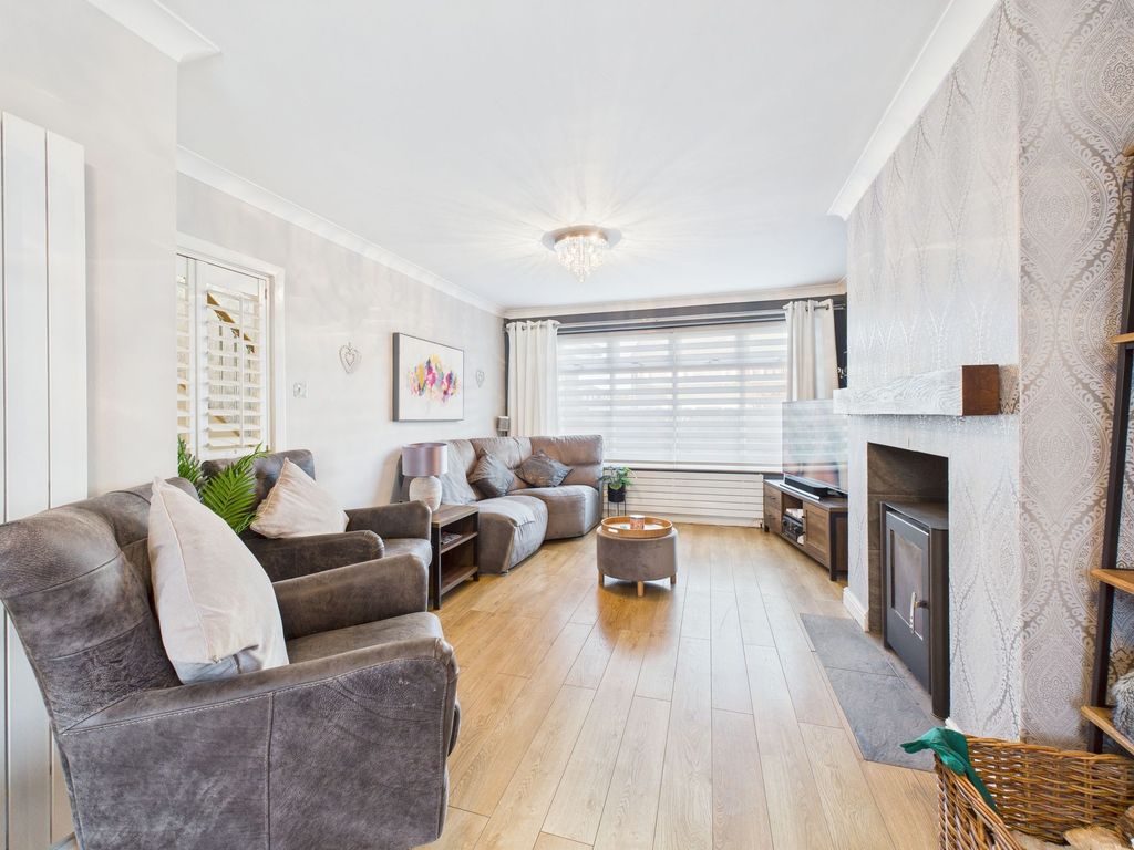 Property photo 2 of 15 Lounge