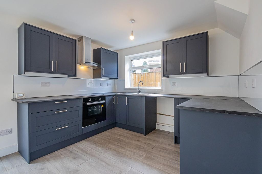 Property photo 3 of 14 Img (5 Of 14).Jpg