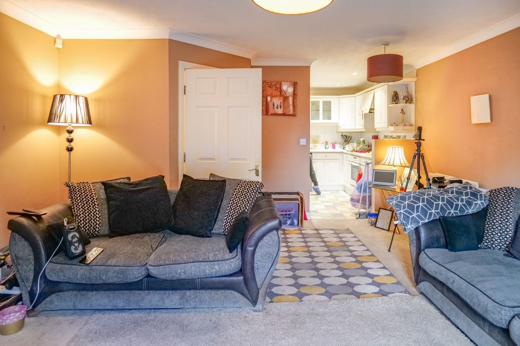 Property photo 3 of 18