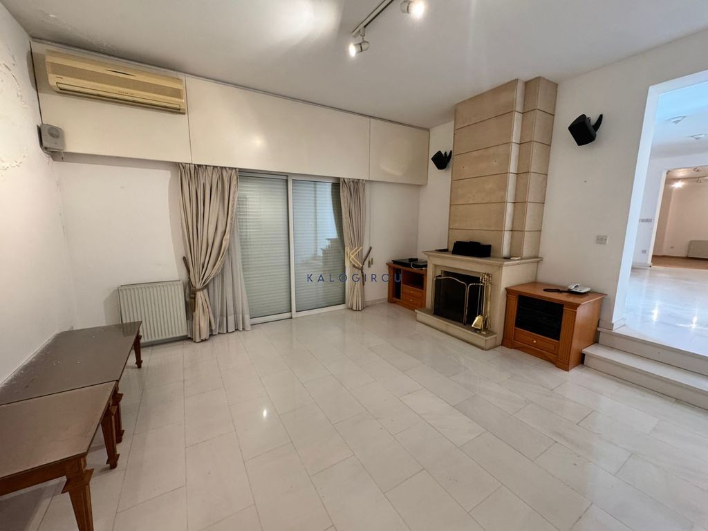Property photo 3 of 24