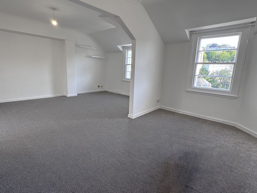 Property photo 2 of 9 Photo 7