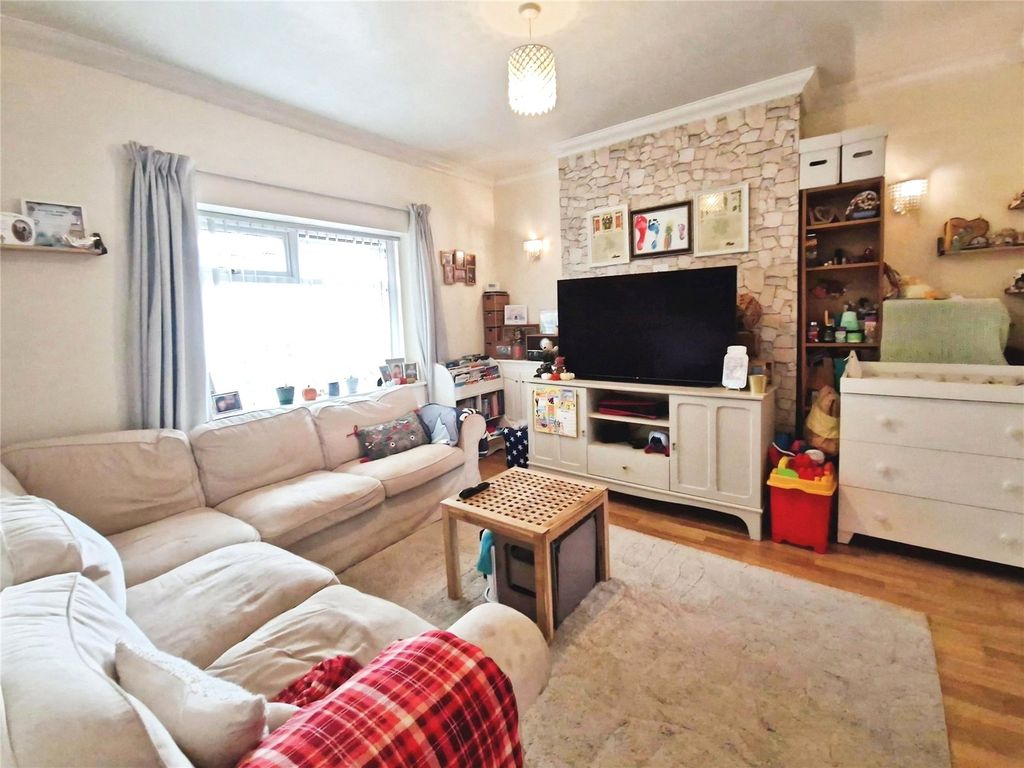 Property photo 2 of 16 Picture No. 22