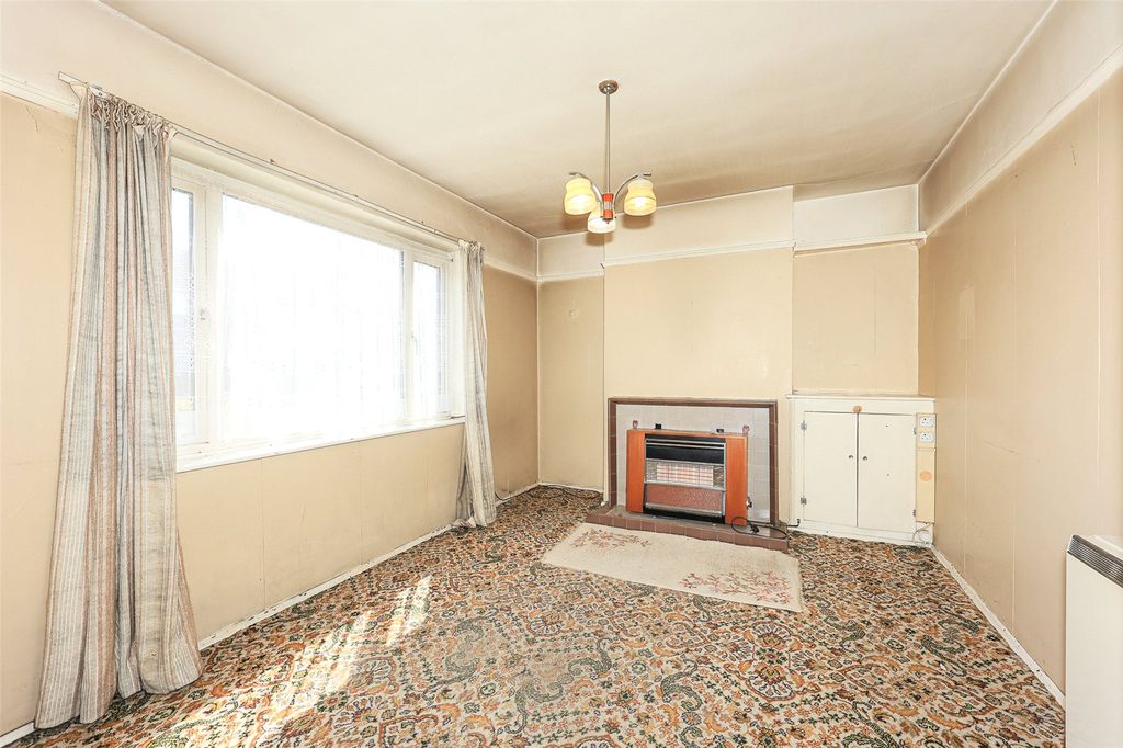 Property photo 2 of 19 Picture No. 06