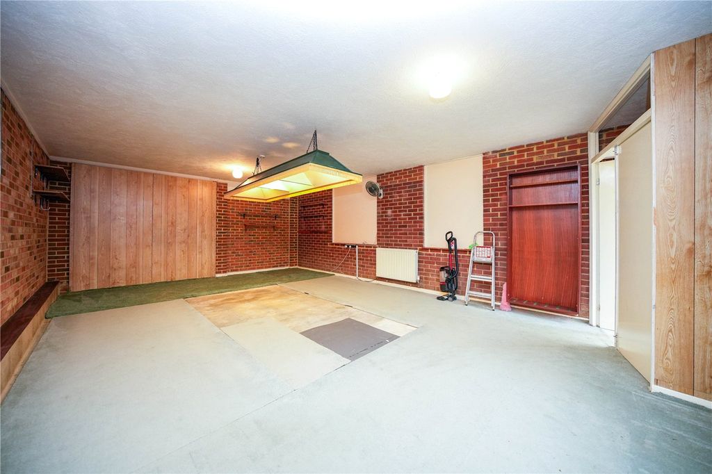 Property photo 3 of 18 Garage/Games Room