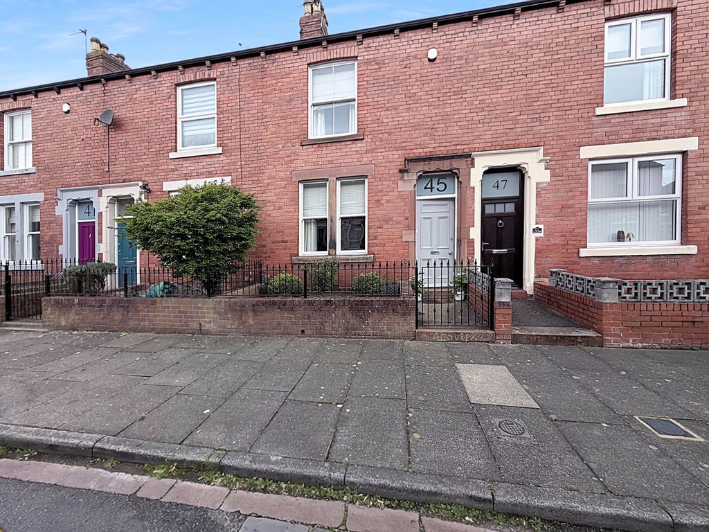 Property photo 2 of 21