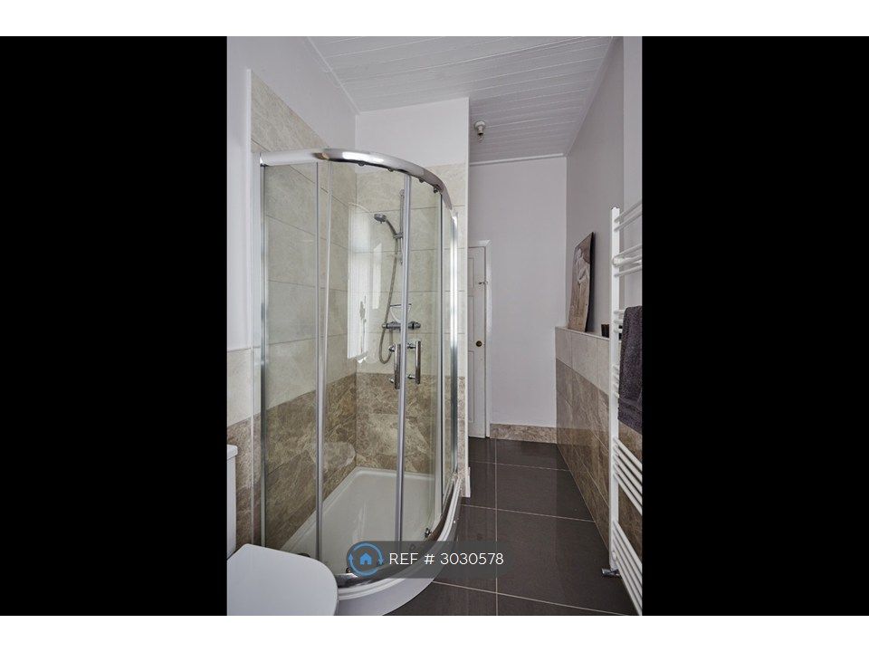 Property photo 3 of 7 Bathrom