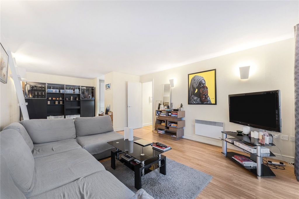 Property photo 1 of 17 Picture No. 23