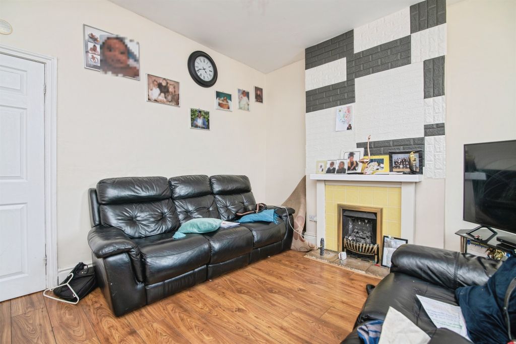 Property photo 2 of 21