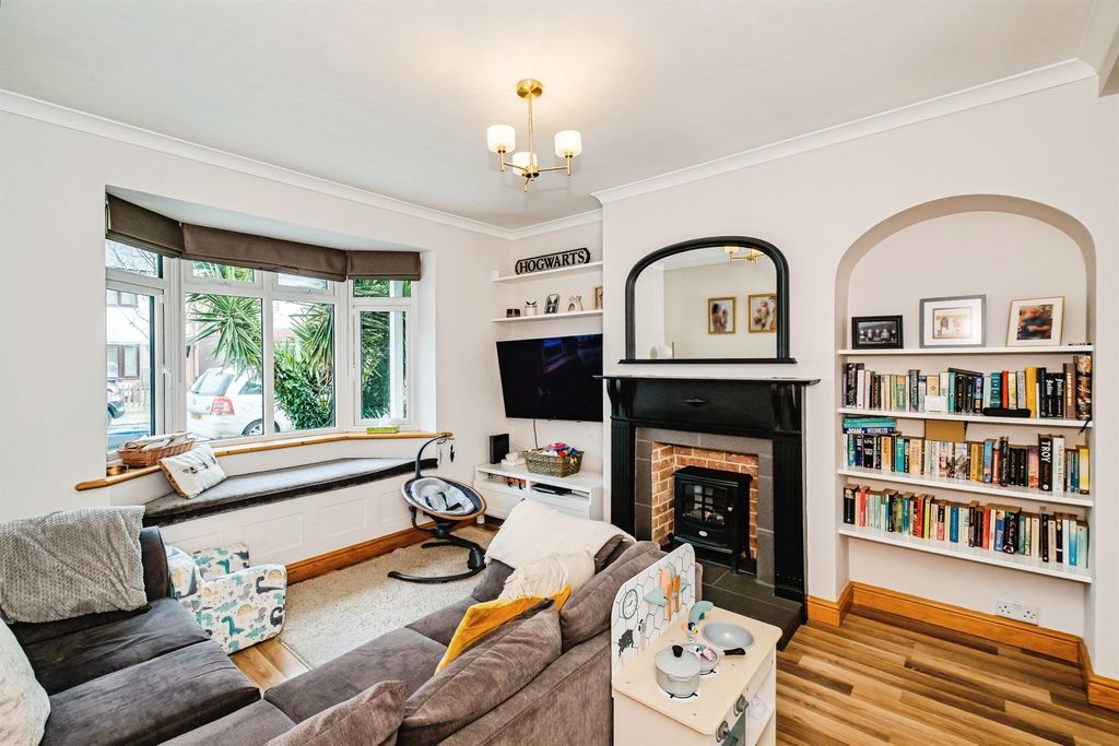 Property photo 2 of 20