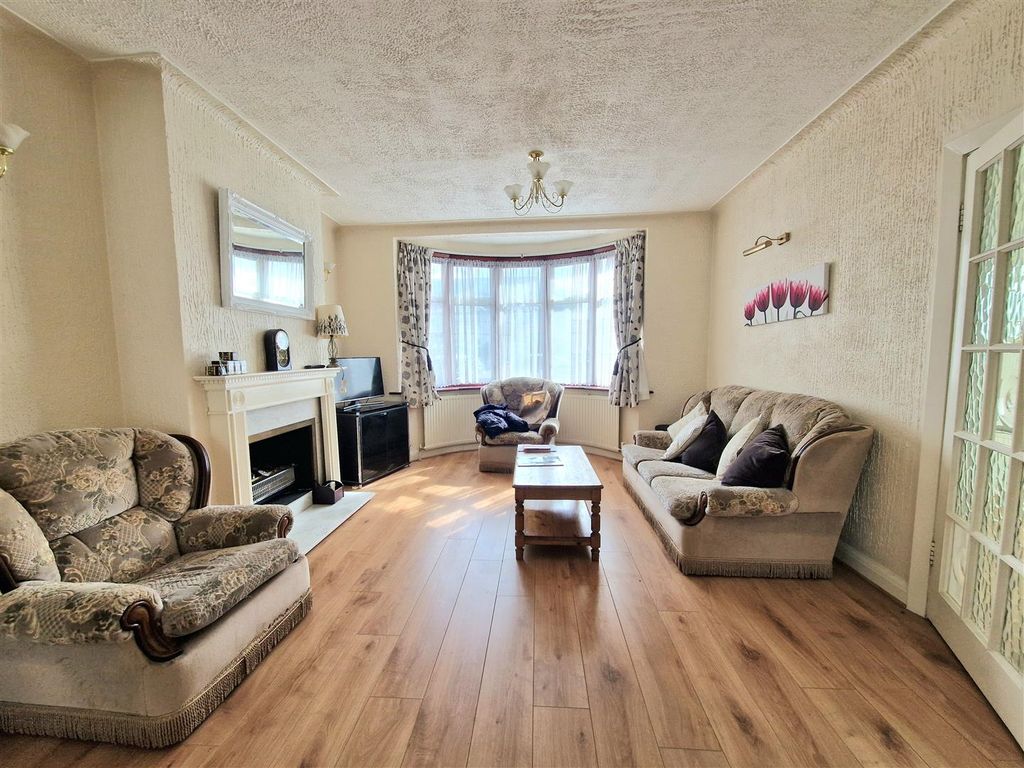 Property photo 3 of 12 20260325_130444.Jpg