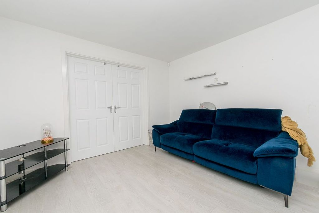 Property photo 3 of 26