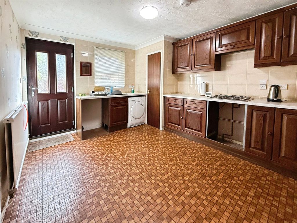 Property photo 3 of 12 Gardens