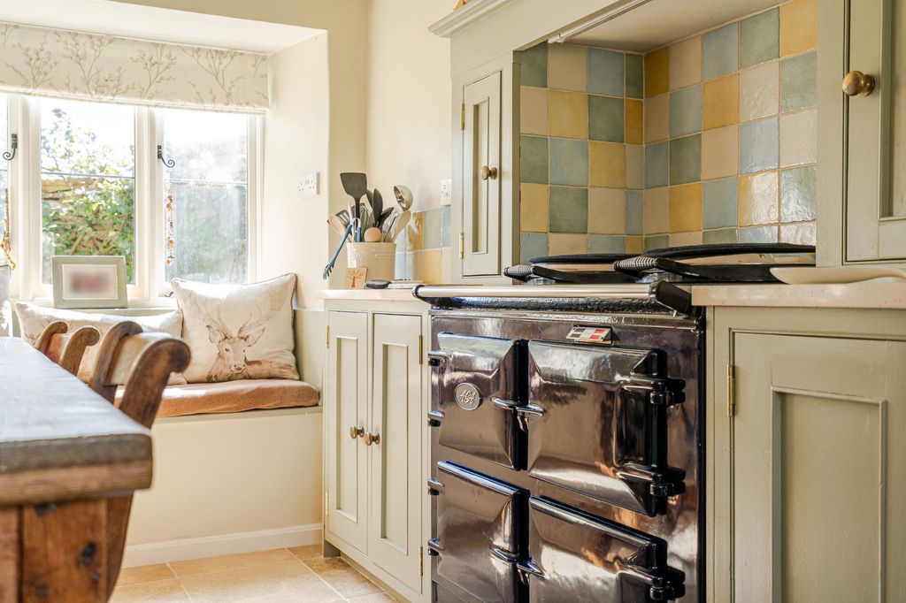 Property photo 3 of 21