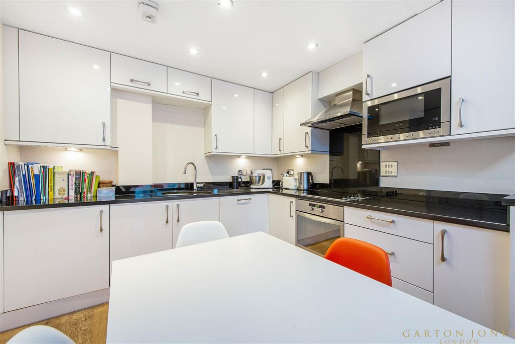 Property photo 3 of 9 Kitchen.Jpg