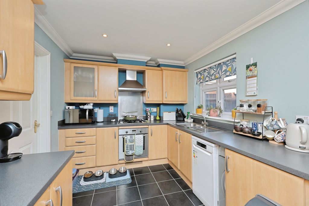 Property photo 2 of 18