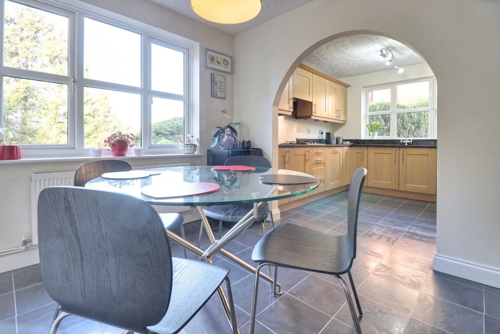 Additional image 9 of 5 bed detached house for saleWyldwood Close, Harlow CM17