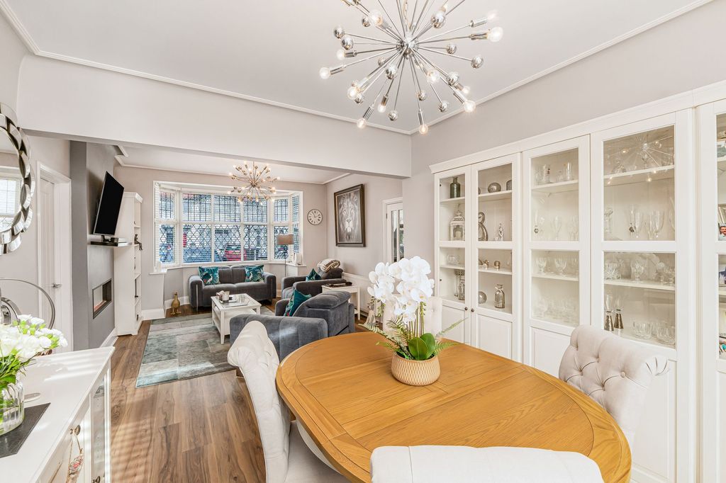 Property photo 3 of 25