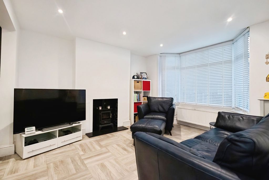 Property photo 3 of 20 Photography