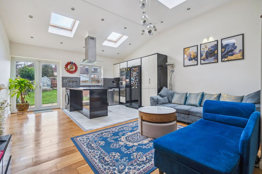 Property photo 3 of 16