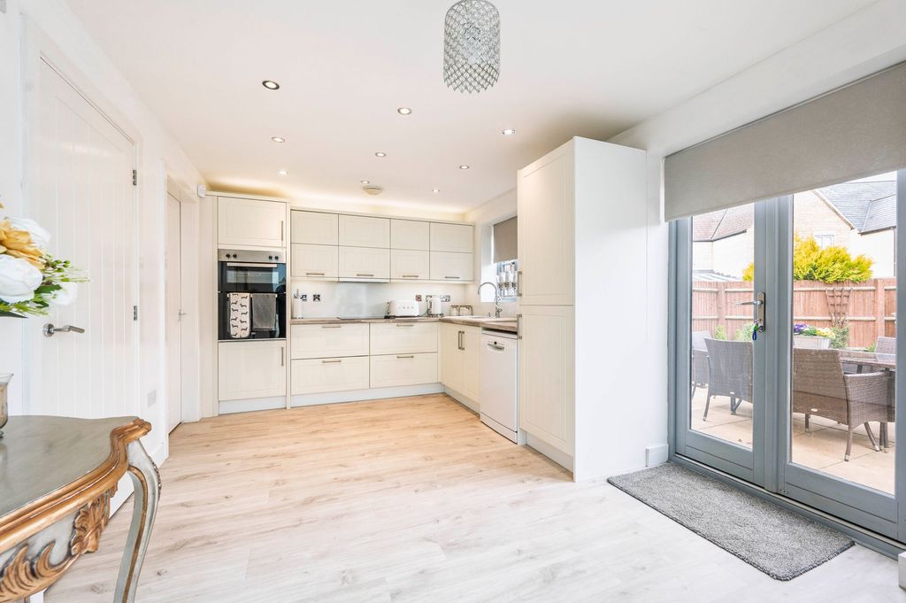 Property photo 2 of 19 Kitchen/Diner