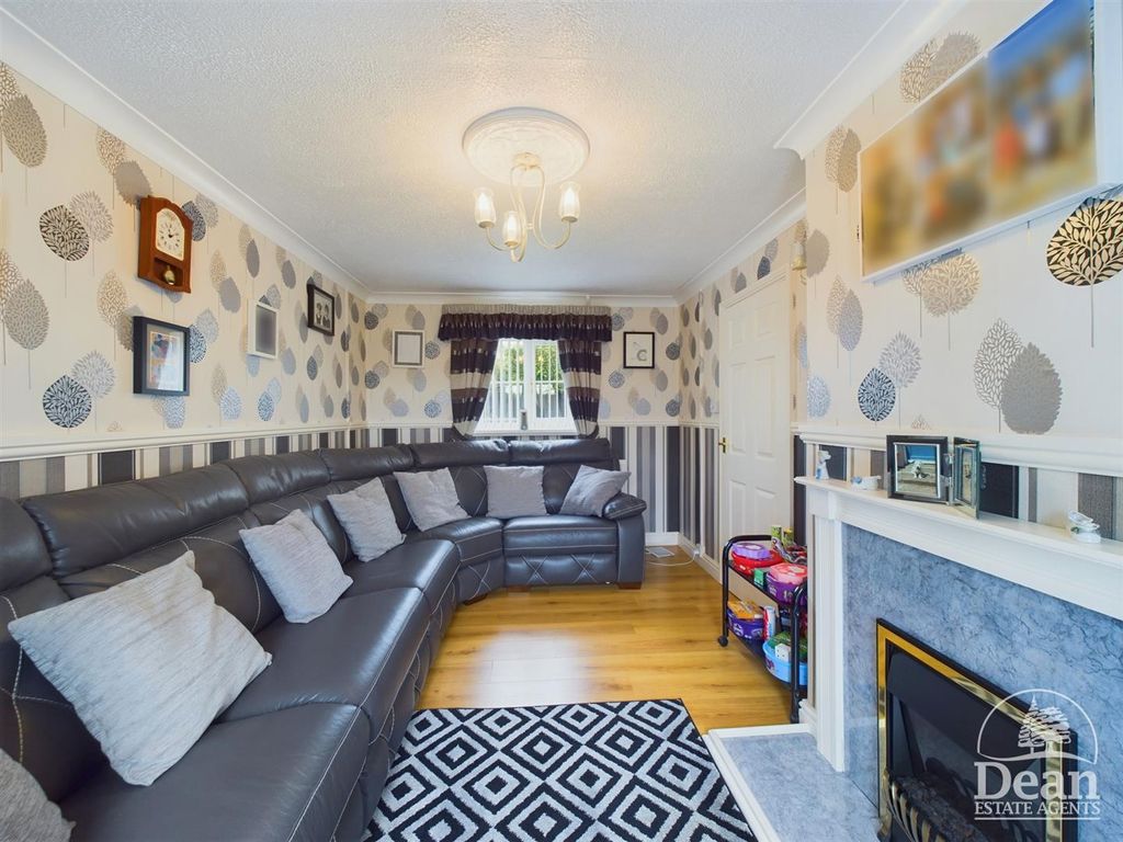 Property photo 3 of 19