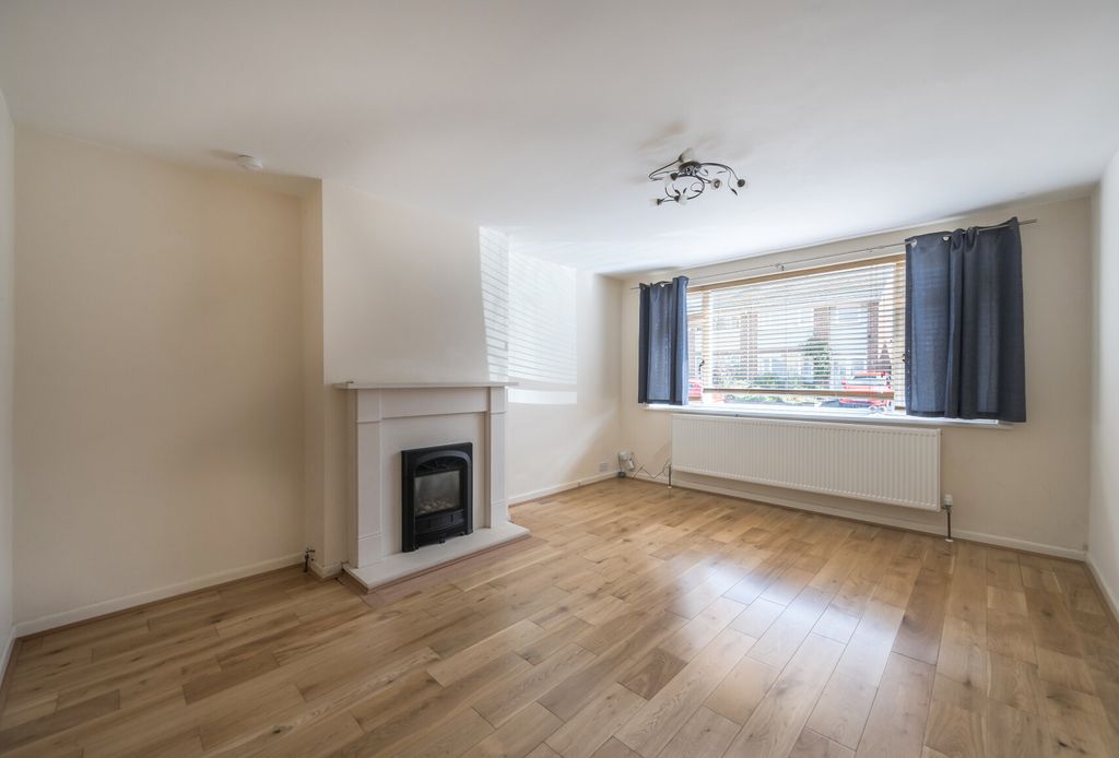 Property photo 2 of 10 1353163-19-68c2Ef...