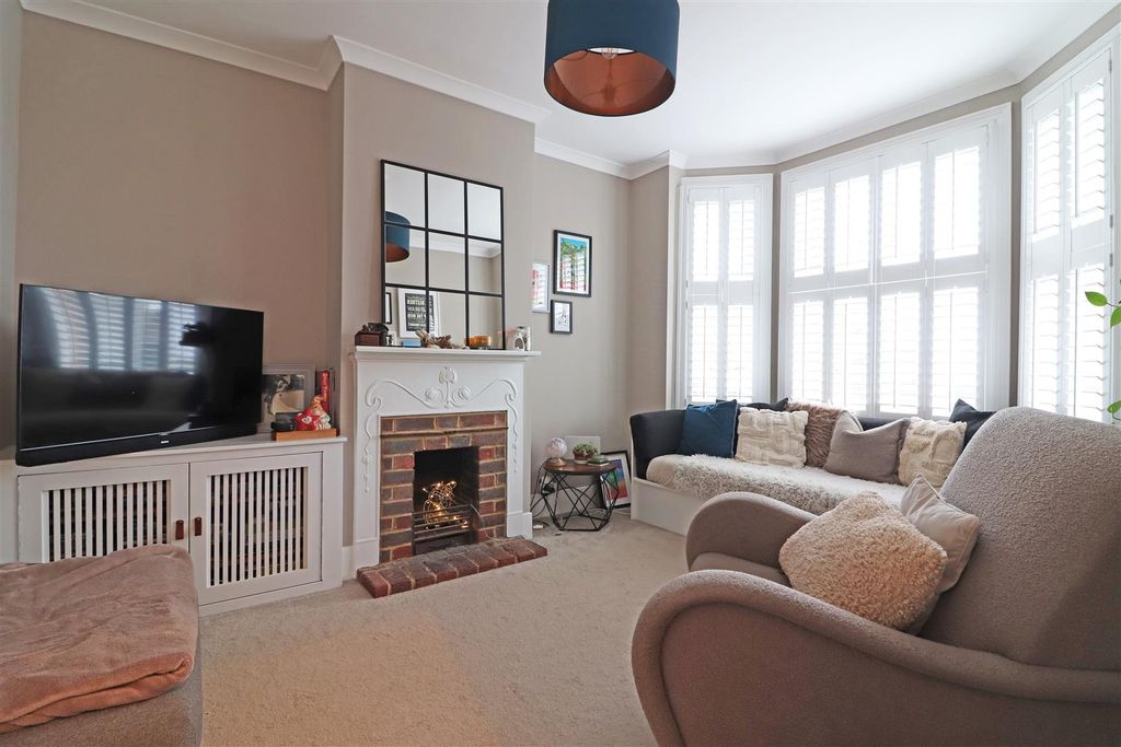 Property photo 2 of 16