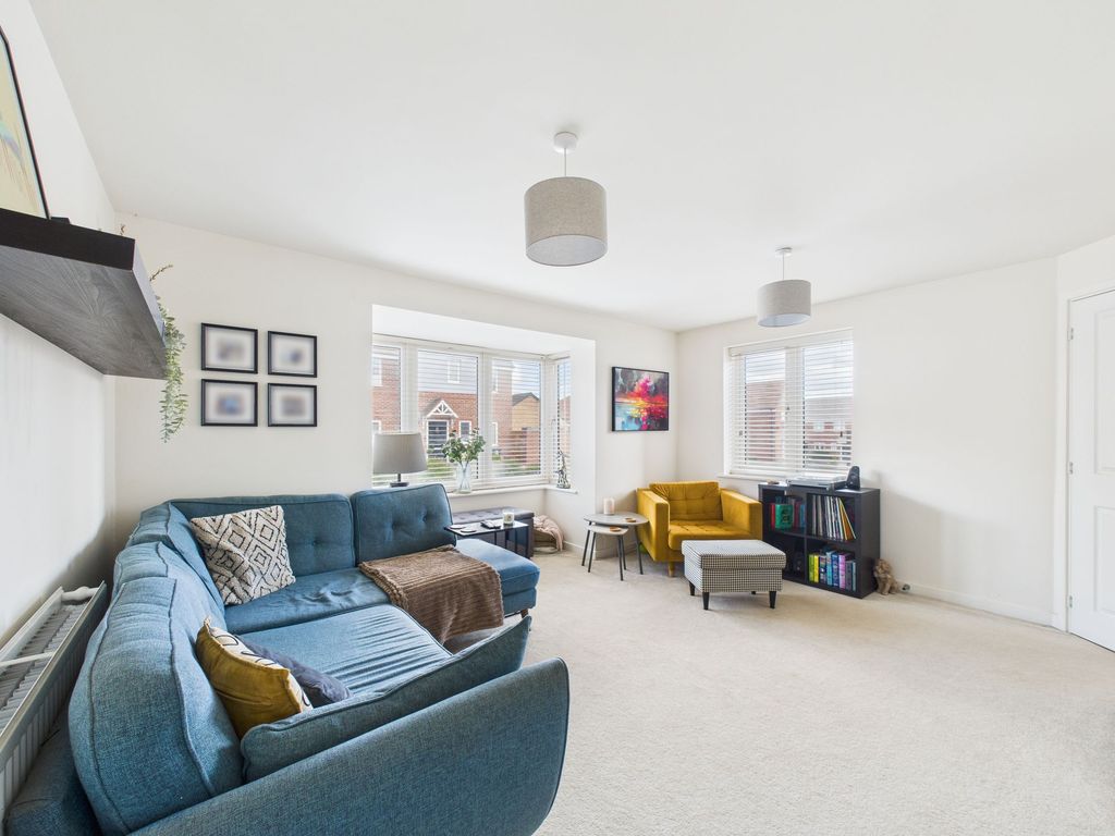 Property photo 2 of 17 Lounge