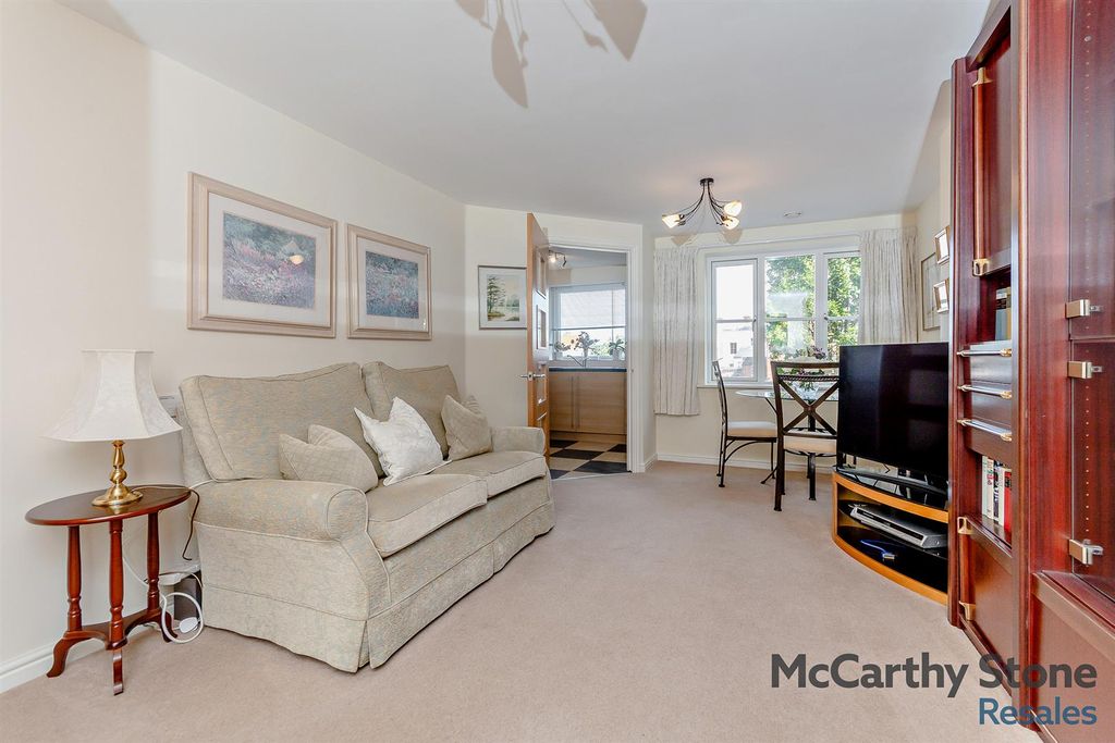 Property photo 2 of 24 8659713-Interior02-800.Jpg