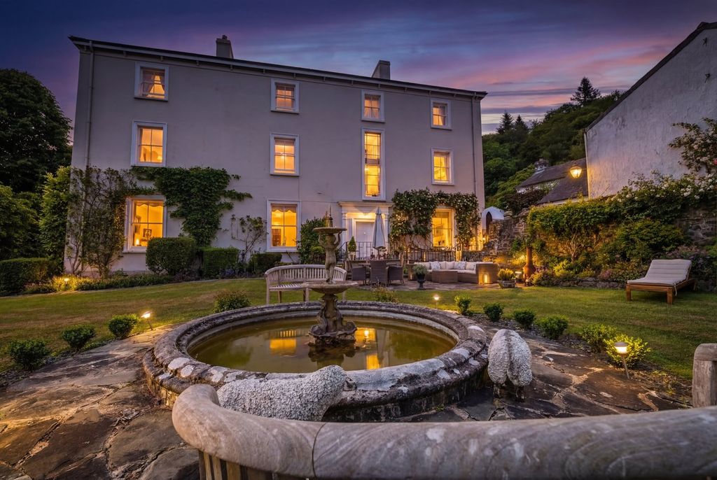 Property photo 2 of 36