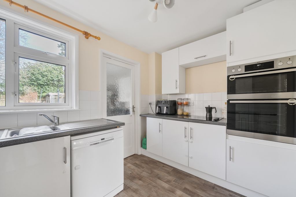 Property photo 2 of 20 1409669-14-698c7Eb07E7F4