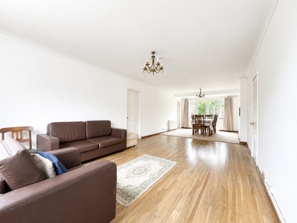 Property photo 2 of 14 4946911