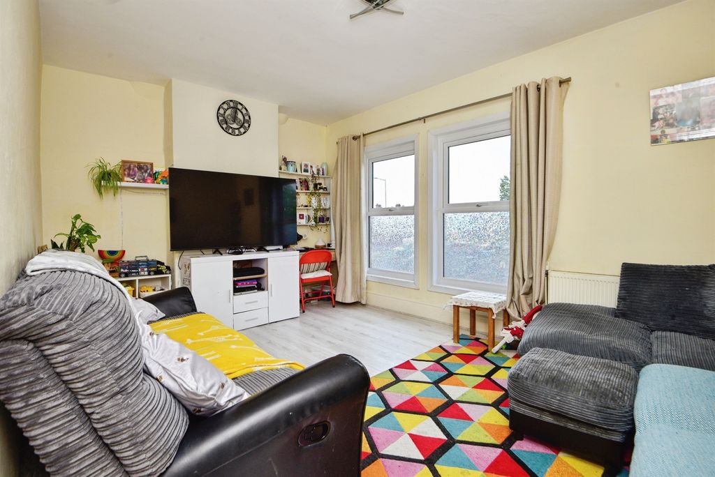 Property photo 2 of 14
