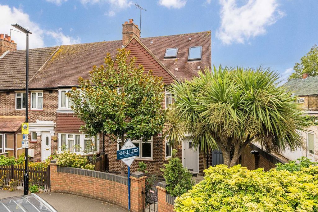 Property photo 1 of 9