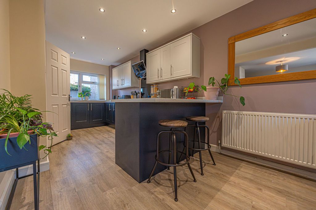 Property photo 1 of 30