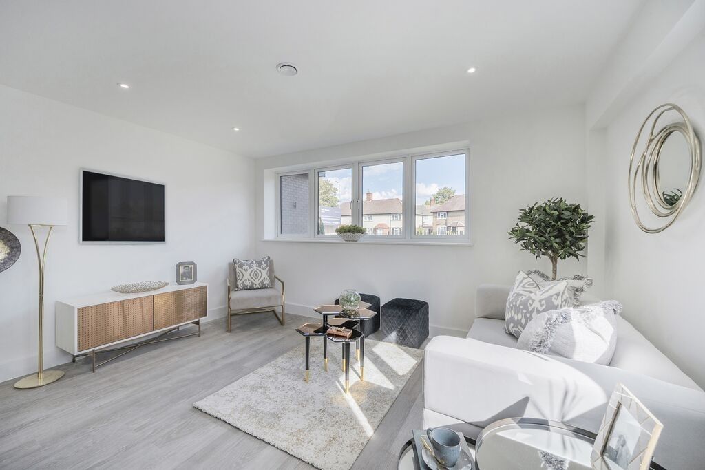Property photo 1 of 6 Medium-1347588-9-...