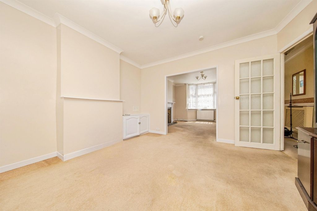 Property photo 3 of 15
