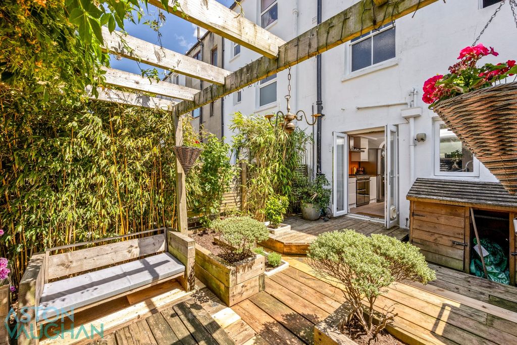 Property photo 3 of 18 5291245