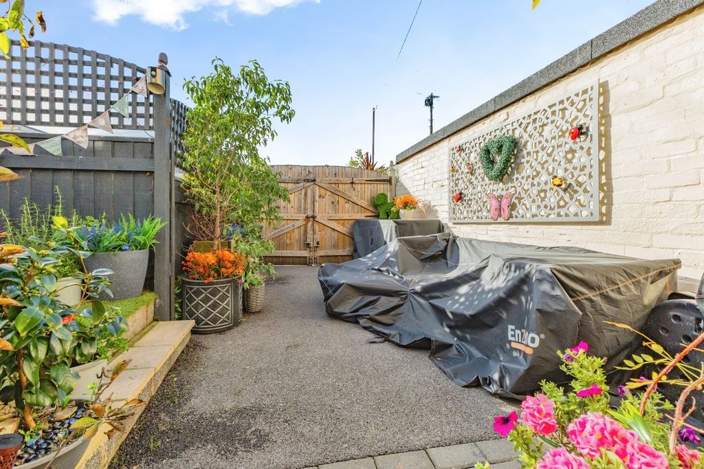 Property photo 3 of 19 Pbox-Img.Jpg