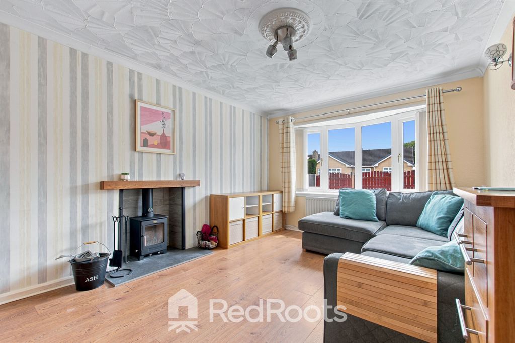 Property photo 2 of 27 4744602