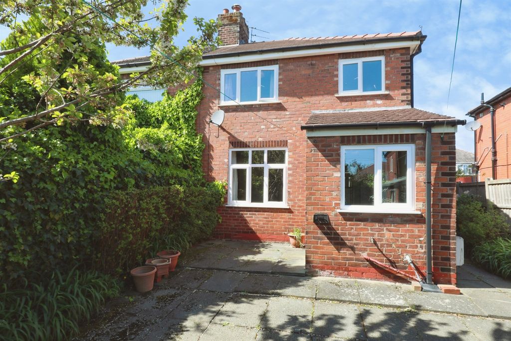 Property photo 2 of 16