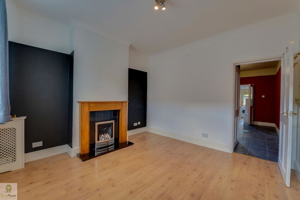 Property photo 1 of 7 Dsc09435-Dsc09439