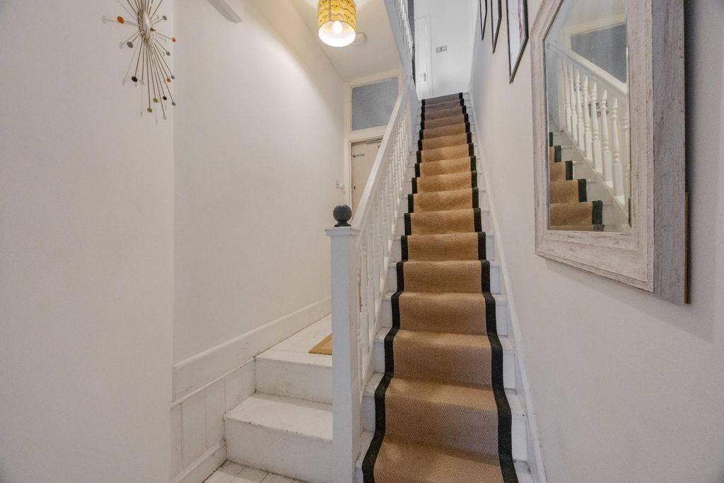 Property photo 3 of 22 Entrance