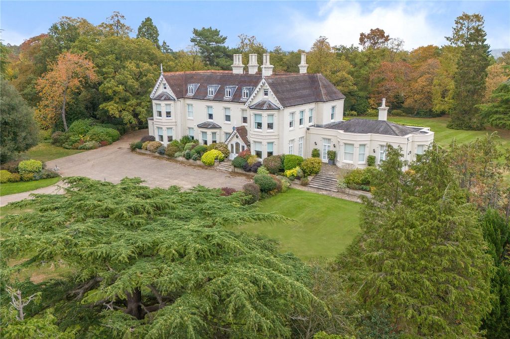 Property photo 1 of 30 Holmehurst Autumn