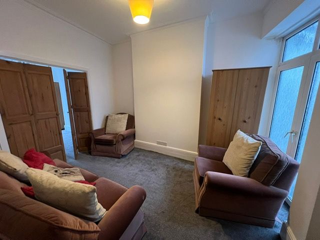 Property photo 2 of 4 Living Room