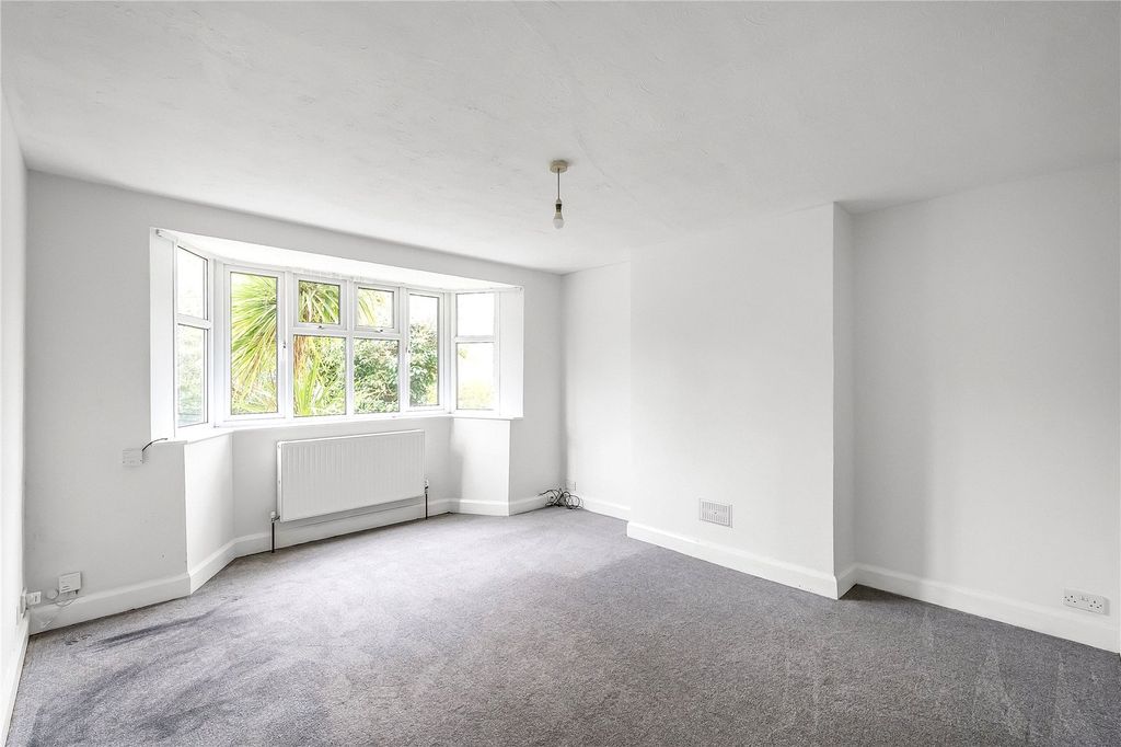 Property photo 3 of 9 Sitting Room