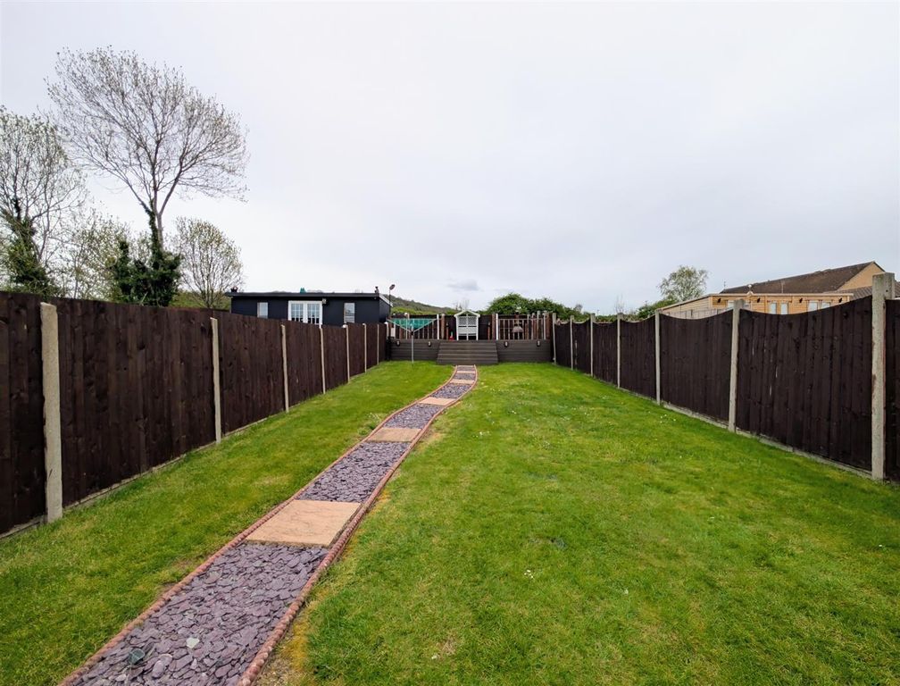 Property photo 3 of 23