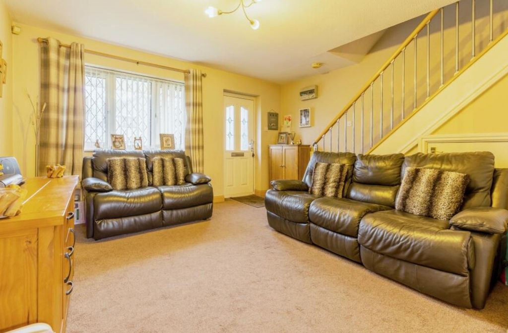 Property photo 3 of 12